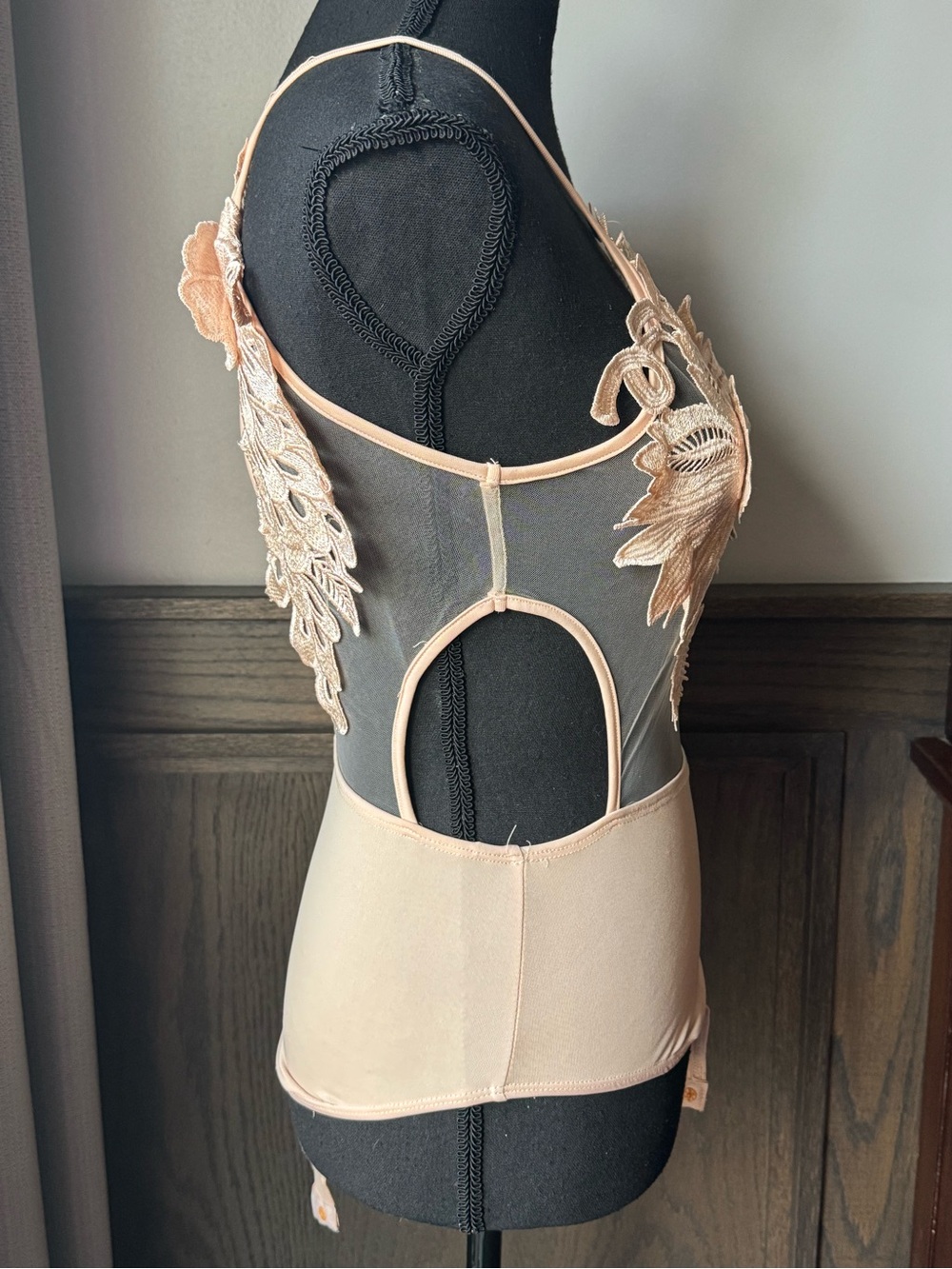 Forever 21 Sheer Floral Applique Bodysuit in Nude small EUC - Picture 4 of 7